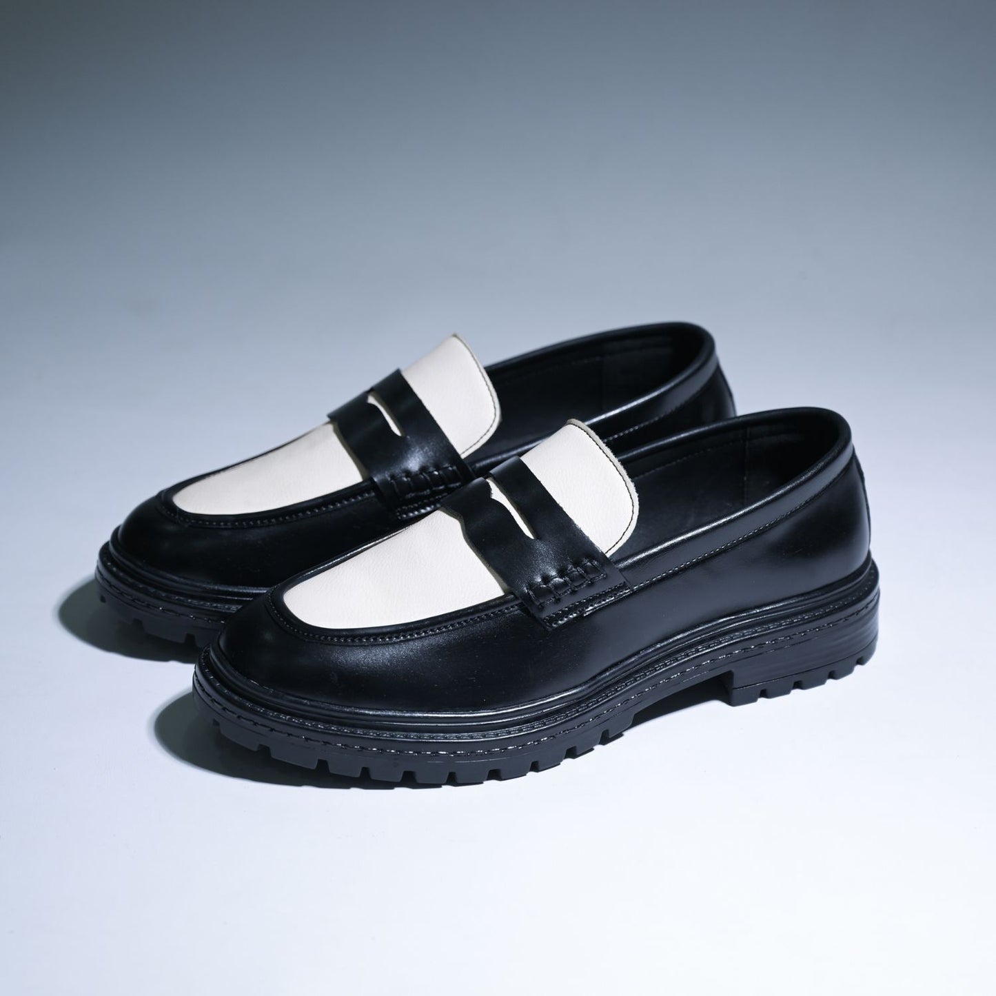 IKOHO PANDA LOAFERS