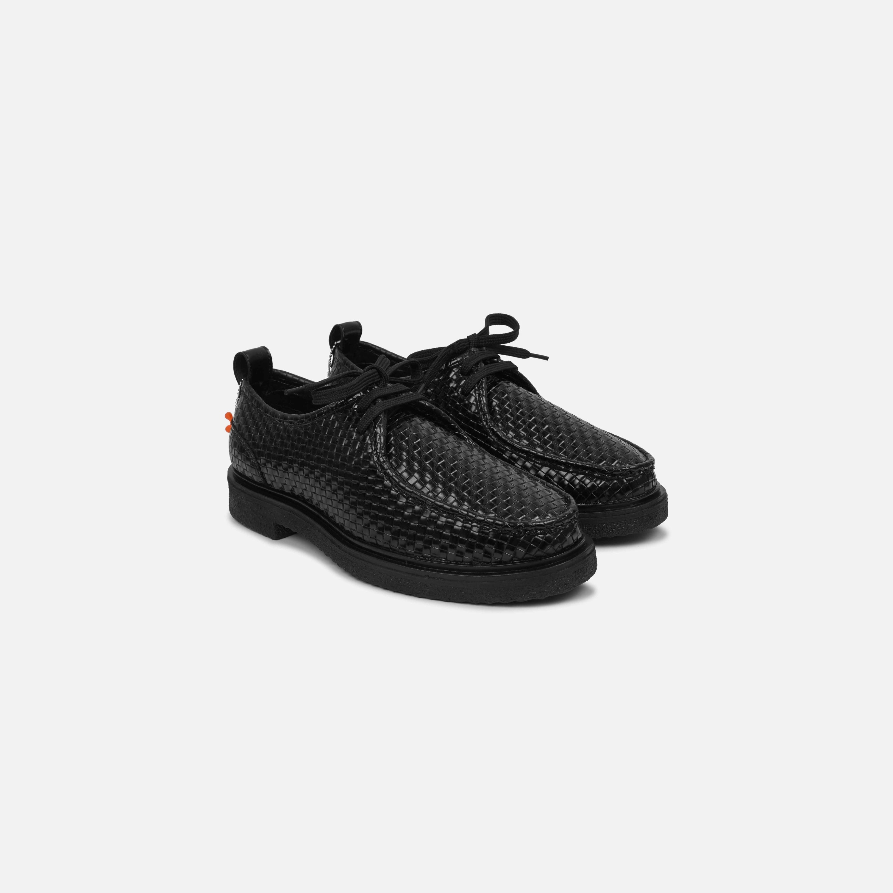 WOVEN DERBY
